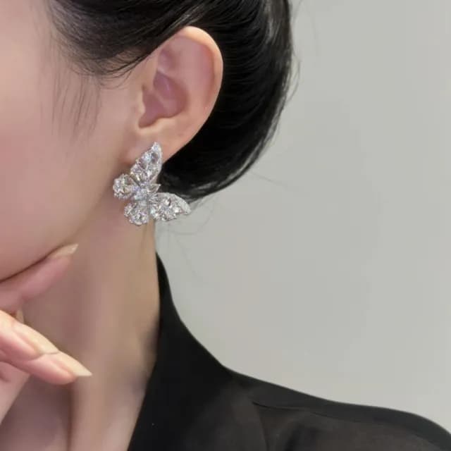 【SECRET BOX】韓國設計輕奢閃耀美鑽鋯石蝴蝶造型耳環(美鑽耳環 鋯石耳環 蝴蝶耳環)