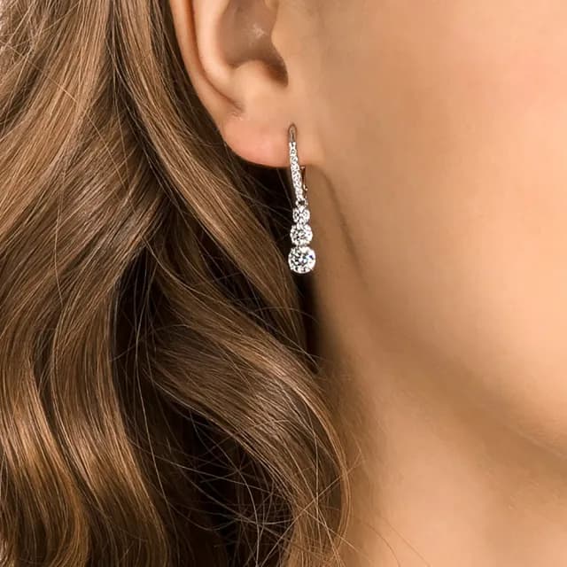 【SWAROVSKI 施華洛世奇】Stilla Attract 大圈耳環 圓形切割 白色 鍍白金色(情人節禮物)