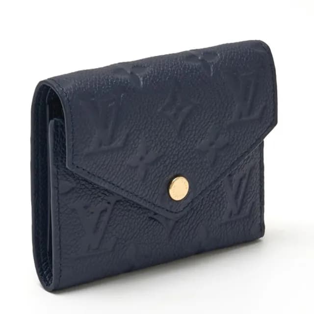 【Louis Vuitton 路易威登】M83590經典Monogram壓花Victorine系列三折錢包短夾(海軍藍)