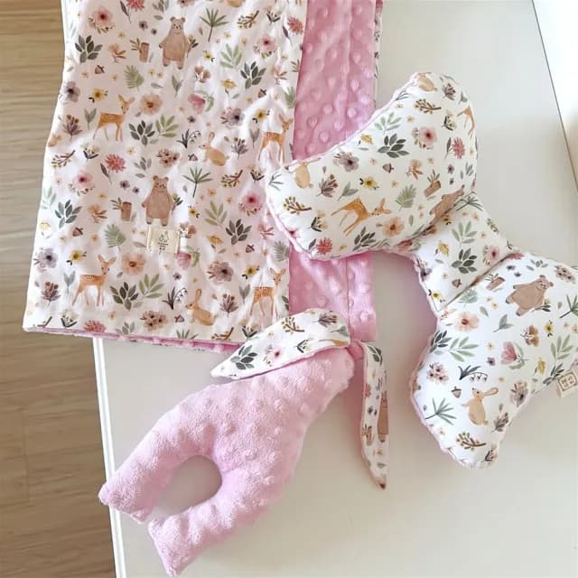 【Lianne baby】女嬰禮盒 台灣製韓國布粉鹿熊森林豪華彌月禮盒 嬰兒禮物(滿月禮 收涎禮物  彌月禮盒)