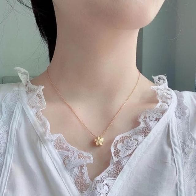 【Penny珮妮】黃金999迷你桃花吊墜項鍊(母親節 交換禮物 送女友 送閨蜜 生日禮 情人節 尾牙 新年 結婚)