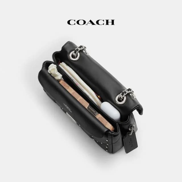 【COACH】蔻馳官方直營 TABBY PILLOW絎縫和仿水晶鉚釘20號單肩手袋-LH/黑色(CY813)