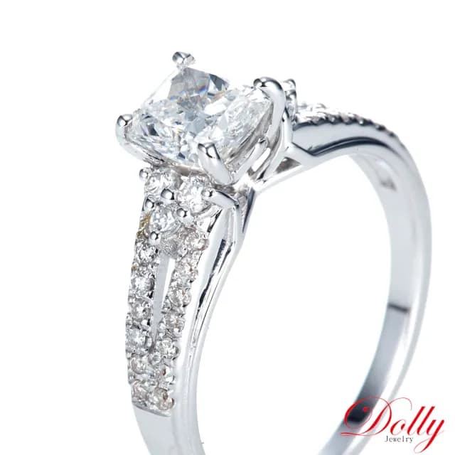 【DOLLY】情人節禮物 1克拉 天然鑽石 E/SI1 枕型車工18K金求婚戒指-003(母親節 情人節 交換禮物首選)