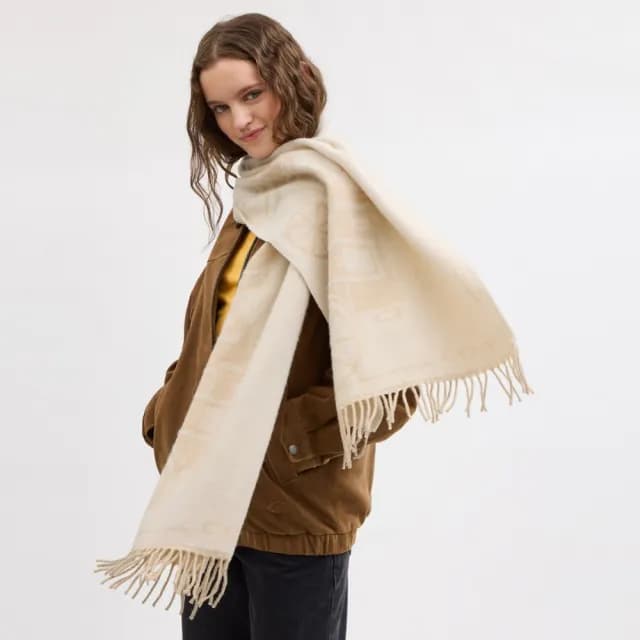 【COACH】蔻馳官方直營 經典Logo大尺寸圍巾-多色任選 線上限定(CU807/CU808)