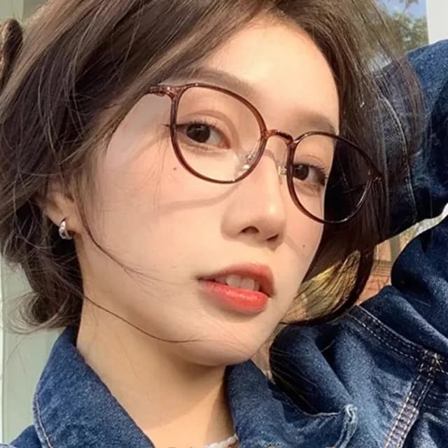 【LEESA】情人節禮物 純鈦眼鏡\素顏眼鏡\女生眼鏡\無度數眼鏡\鈦架\超輕鏡架\顯臉小\高級感\眼鏡\方圓框眼