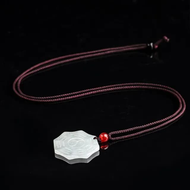 【KT DADA】玉石項鍊 玉珮 飾品 翡翠 護身符 招財納福 保平安 男女同款 送媽媽 八卦玉 八卦項鍊 吊墜