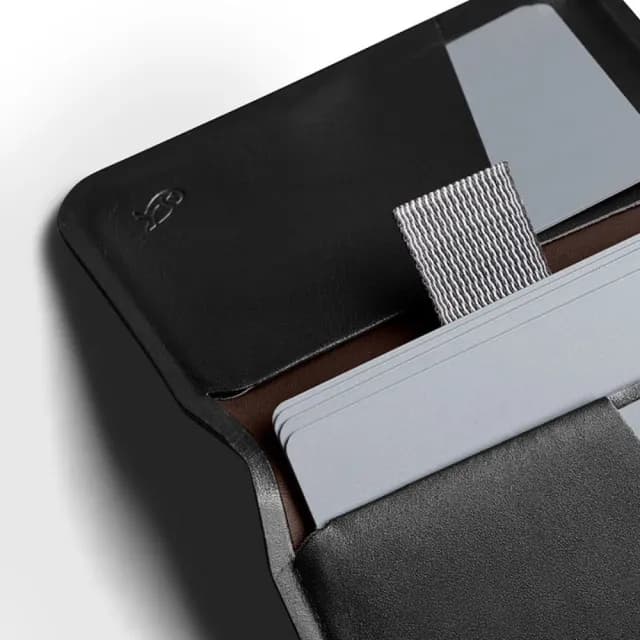 【Bellroy 官方直營】Apex Slim Sleeve 真皮模壓票卡錢包 - RFID防盜(極光黑)