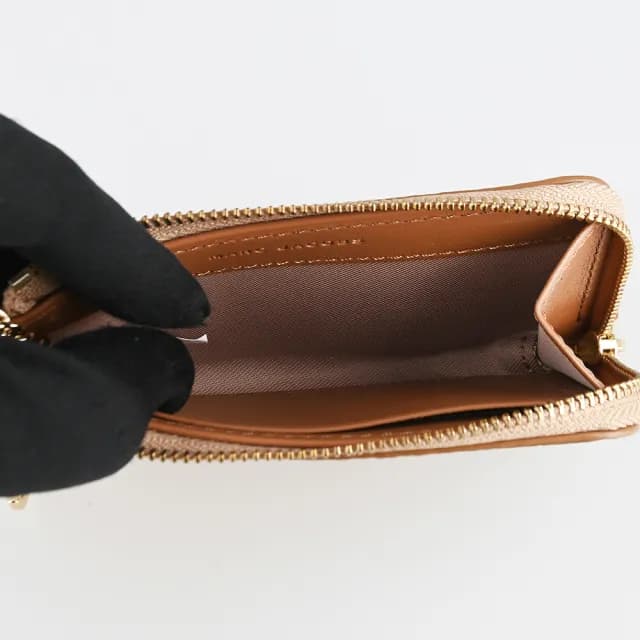 【MARC JACOBS】MARC JACOBS 鑰匙扣拉鍊皮夾/零錢包(駝)