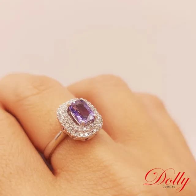 【DOLLY】1克拉 無燒斯里蘭卡薰衣草紫藍寶石18K金鑽石戒指-007(母親節 長輩送禮 交換禮物首選)