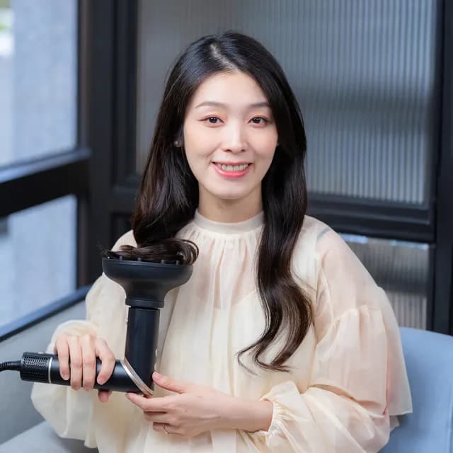 【POIEMA】Wrap造型吹風機(吹整2合1/輕量315g/12種控溫/6種吹頭/多元整髮器/自動清潔/吸磁式快拆吹嘴/P637)