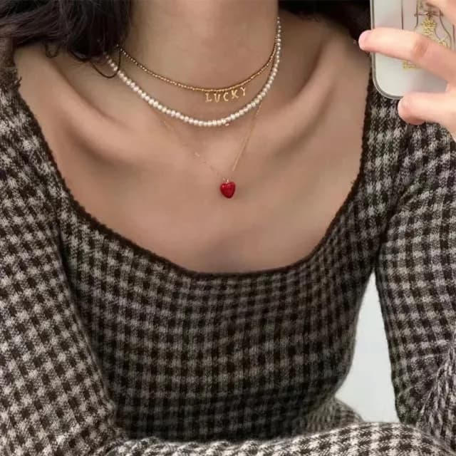 【MoonDy】飾品 項鍊 女生項鍊 愛心項鍊 金色項鍊 禮物 韓版項鍊 ins風 鎖骨鍊 氣質 穿搭配件 百搭 高級感