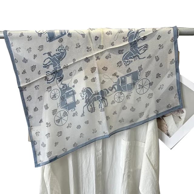 【Jun Jun】蠶絲絲巾 真絲西麗紗中方巾 65*65cm(紳士馬車)