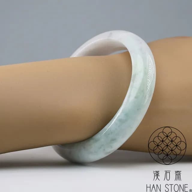 【漢石齋】情人節禮物 天然翡翠A貨 手鐲玉鐲 淺春帶彩種飄花 福 利 品(手圍18.7/版寬14mm)