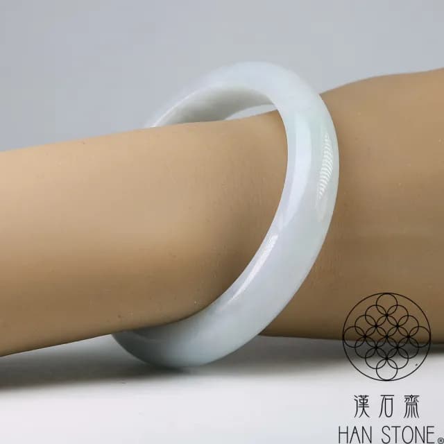 【漢石齋】情人節禮物 天然翡翠A貨 手鐲玉鐲 淺色春帶彩種(手圍18.3/版寬12.6mm)