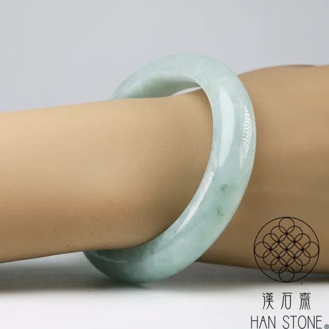 【漢石齋】情人節禮物 天然翡翠A貨 手鐲玉鐲 冰糯種飄花 福 利 品(手圍17.8/版寬13.7mm)