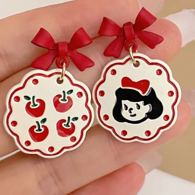 【BBHONEY】日系 卡通少女蝴蝶結不對稱耳環(韓風耳飾)