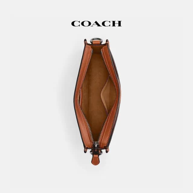 【COACH】蔻馳官方直營 HITCH馬車圖案印花多功能手包款斜背手袋-松露色(CW667)