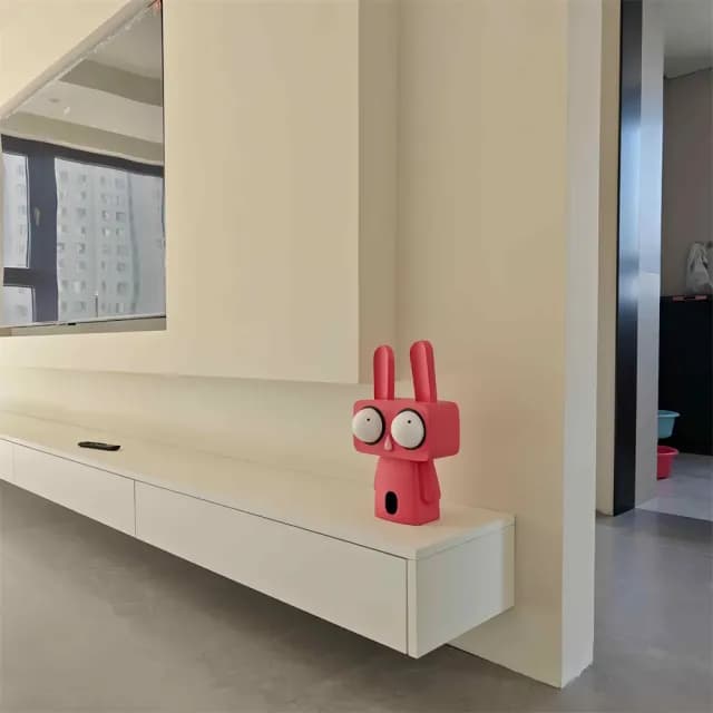 【超微米】手繪卡通喬遷禮品 紅白大眼兔子樹脂擺件 禮物 家居裝飾品 軟裝 桌上擺飾(大眼兔子樹脂擺件)