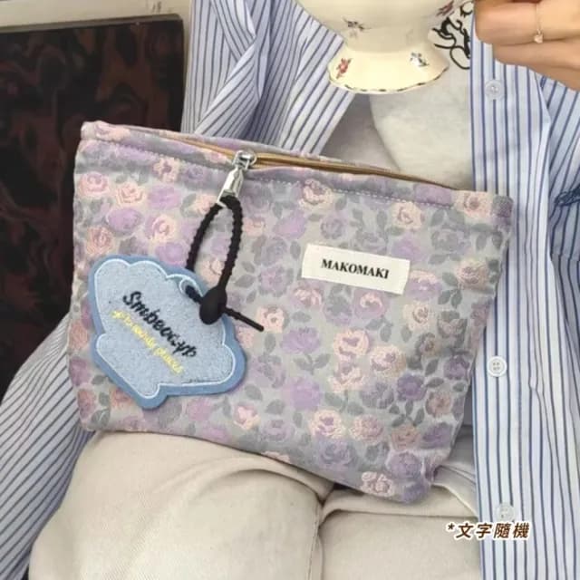 【紫色女孩】父親節禮物 浪漫春日花朵化妝包(洗漱包 外出包 雜物包 便攜 保養品 收納 旅遊 旅行 出國)