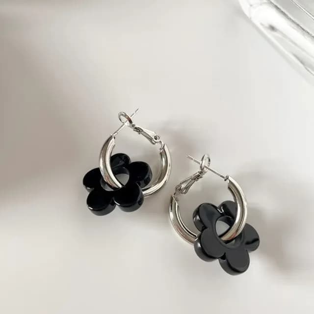 【百搭時尚】甜酷金屬風花朵耳環1對(圈圈耳環 耳圈 耳墜 耳飾 耳針 耳釘 首飾 垂墜耳環 情人節 送禮物)