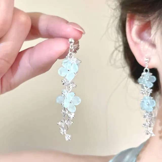 【穿搭配件】藍冰晶波西米亞花朵流蘇耳飾(方圓臉 小臉耳環 耳針 耳釘 垂墜 度假風)