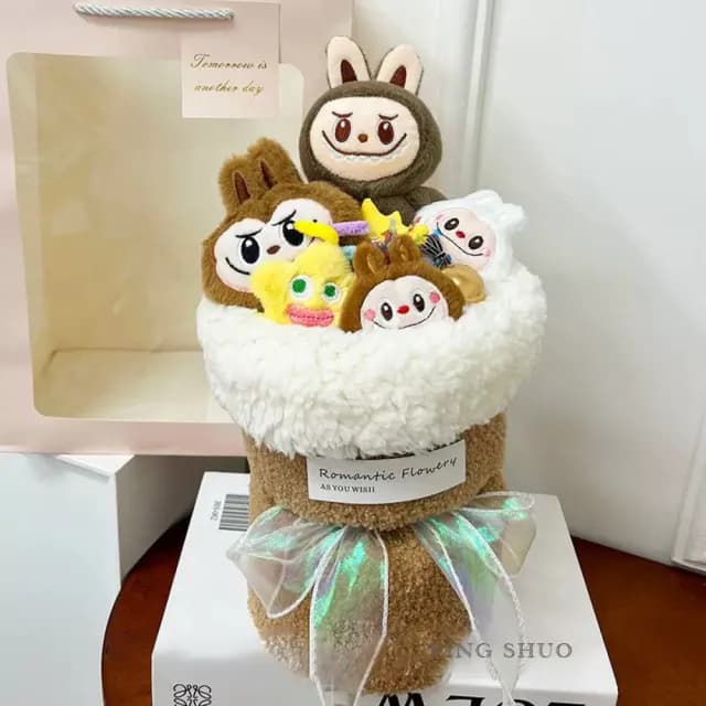 【YING SHUO】創意可愛拉布布娃娃花束(公仔玩偶花束 跨年求婚告白 女朋友生日 畢業 情人節禮物)