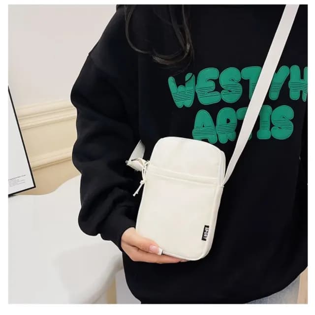 【萬萬裝】雙11 日系米白帆布掛脖單肩小包(大手機可 大容量 隨身外出 斜跨包 零錢包 媽媽包)