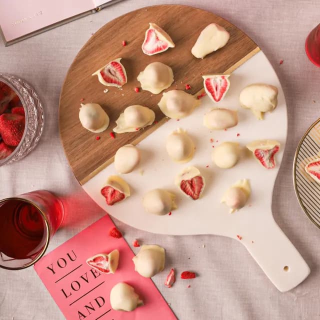 【MyDearStrawberries】超薄層手工白巧草莓10入獨立袋裝(草莓巧克力/酥脆零嘴/送禮推薦/情人節巧克力)