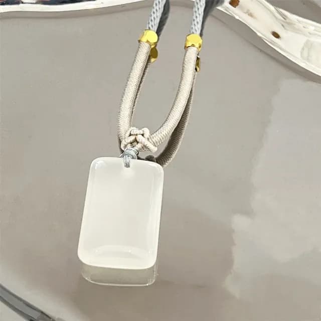 【Penny珮妮】白玉髓 平安無事牌 吊墜項鍊(母親節 送女友 生日禮物 情人節 交換禮物 結婚 新年 尾牙)