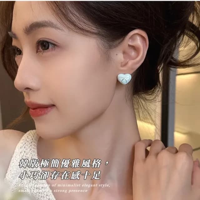 【百搭配件】韓版海鹽奶藍蝴蝶結愛心耳環(耳釘 耳針 耳飾 耳扣 飾品 穿搭配件 銀色)