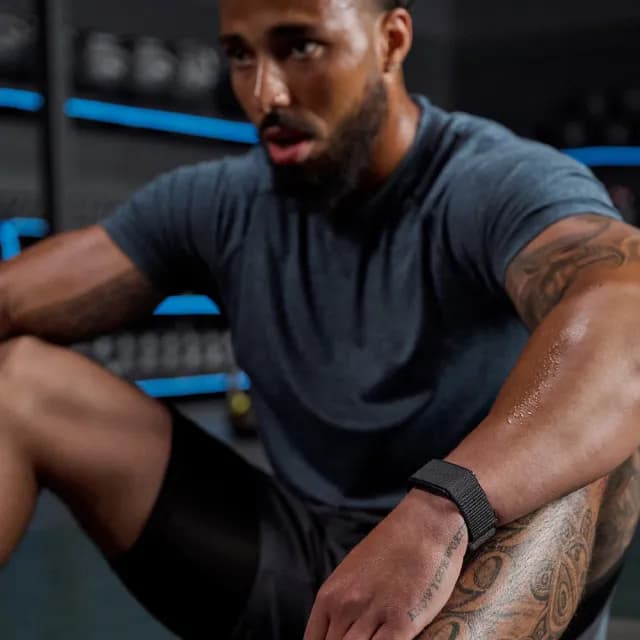 【Amazfit 華米】Helio 智慧手環(身體電量/ 27種力量訓練自動識別/24小時即時心率監測)