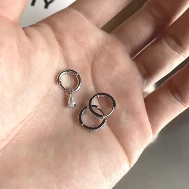 【個性韓系】不對稱水滴耳圈1對(耳飾 耳墜 飾品 耳針 耳釘 首飾 耳環 情人節 配件 禮物)