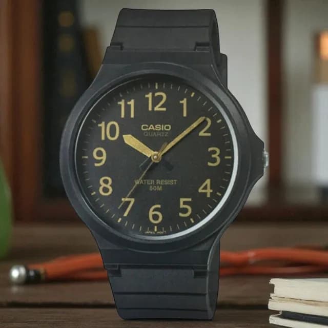 【CASIO 卡西歐】MW-240-1B2 極簡色彩大錶面指針錶(學生考試必備 錶徑約4.36公分)