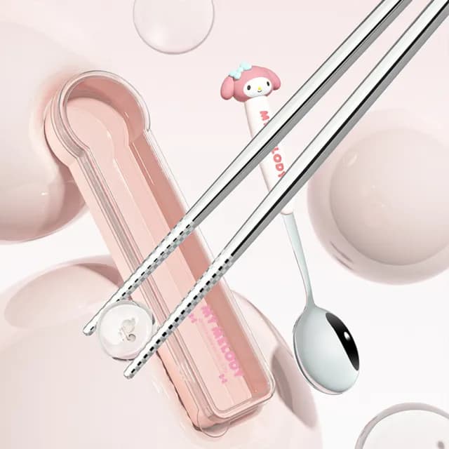 【SANRIO 三麗鷗】304不鏽鋼便攜筷子湯匙環保餐具組 附收納盒(酷洛米/美樂蒂/凱蒂貓/大耳狗)