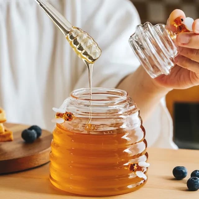 【三小蜜蜂】玻璃蜂蜜罐-附蜂蜜勺(保鮮罐 玻璃罐 密封罐 帶蓋 造型 家用 餐廚 餐具 早餐)