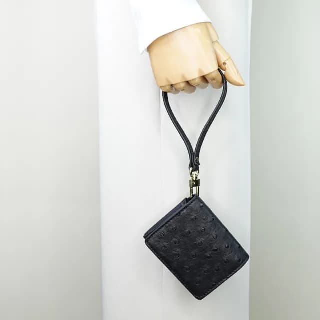 【M2ND】雙11 漪潔鴕鳥皮短夾零錢包(黑-T71A)