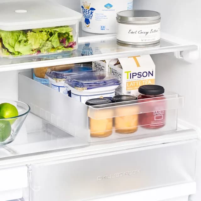 【YAMAZAKI 山崎】tower冰箱分隔收納盒-寬型-白(整理盒/調味瓶收納/餐具櫃整理/透明收納盒)