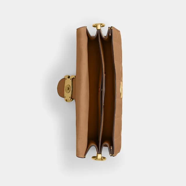 【COACH】蔻馳官方直營 CHAIN TABBY 絎縫裝飾鏈條單肩手袋 單肩包 肩背包-B4/蜂蜜棕色(CAF55)