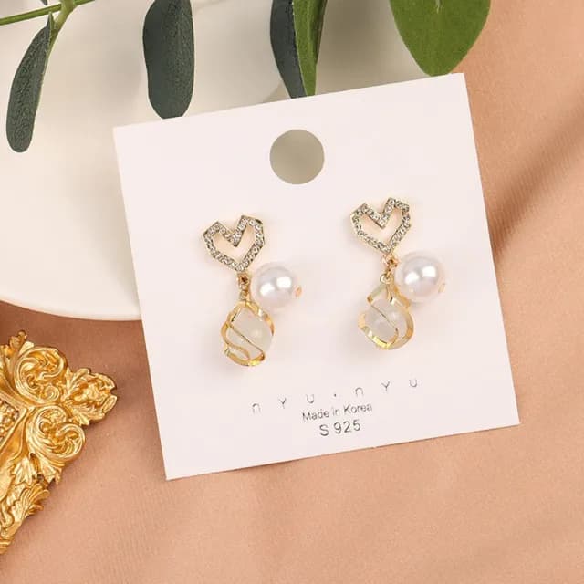 【MISS KOREA】韓國設計微鑲美鑽愛心圓珠氣質珍珠夾式耳環(無耳洞耳環 耳夾 夾式耳環 美鑽耳環 珍珠耳環)