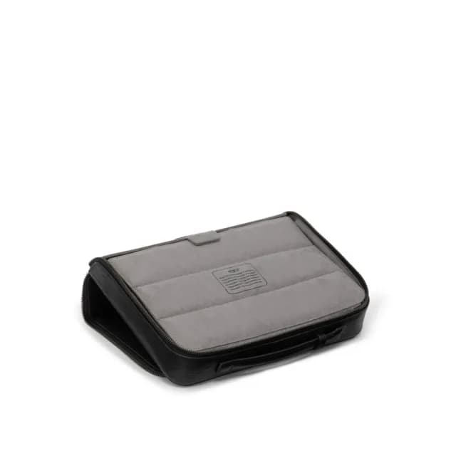 【TUMI】TUMI TRAVEL ACCESS. 飾品旅行收納盒 - 黑色壓印(TUMI 官方旗艦店)