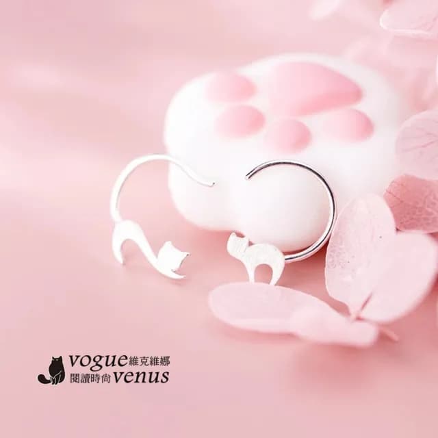 【維克維娜】不對稱貓咪霧銀925純銀耳環