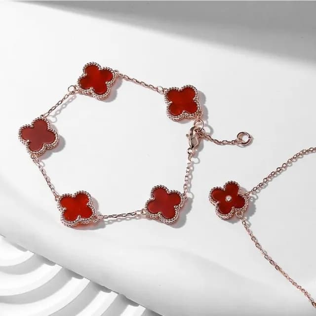 【Emi 艾迷】時尚紅色幸運草輕奢手鍊