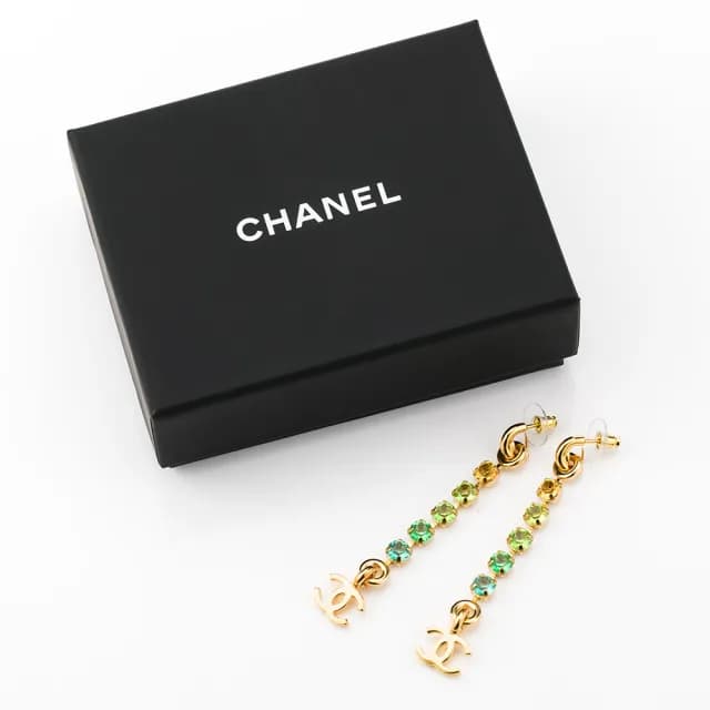 【CHANEL 香奈兒】雙C 垂鍊式 耳環(金/五顆異色水晶及純金色雙C)