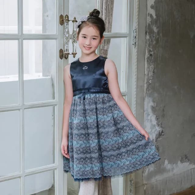 【ANNY’S 安妮公主】童裝 氣質碎花蕾絲裙腰帶蝴蝶結綁帶秋冬款無袖禮服(3208藍)