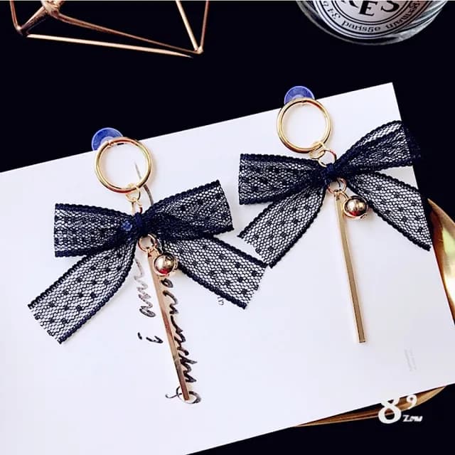 【89 zone】法式古典蕾絲蝴蝶絲帶淑女復古 飾品 耳飾 吊墜耳環 長款耳環 耳環(黑/白)