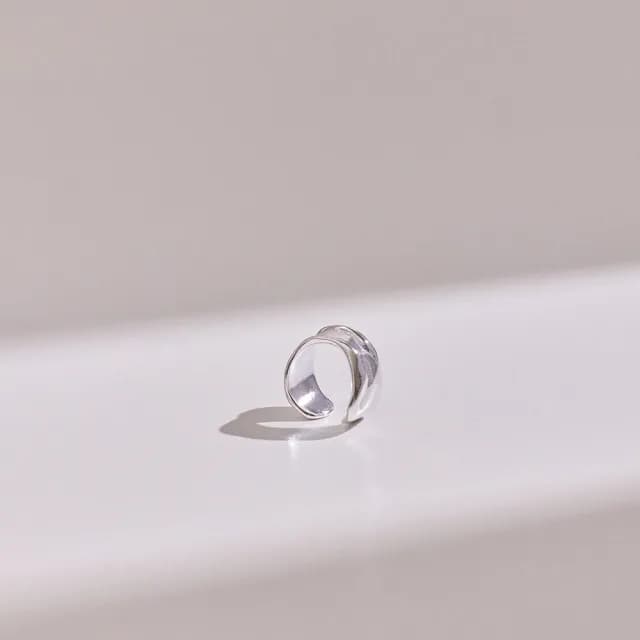 【vacanza】帥氣凹凸・純銀耳骨夾