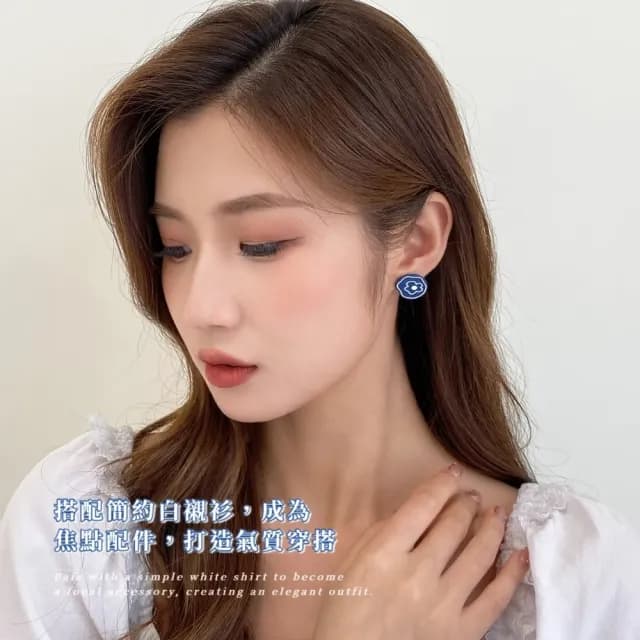 【學院風格】不對稱花朵銀針耳環1對(設計感 耳墜 耳飾 耳針 耳釘 首飾 垂墜耳環 情人節 送禮物)