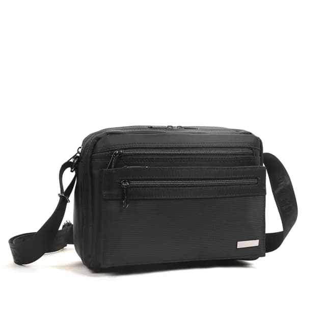 【Valentino Rudy 范倫鐵諾.路迪】機能收納休閒橫式斜背/側背包(黑色 VR21922-1 七夕情人節禮物 送禮 男包)