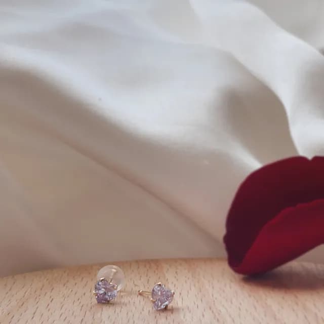 【City Diamond 引雅】18K 日本 晶鑽 黃K金 愛心 耳環 -三色任選(東京Yuki系列)