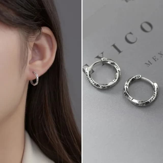 【LEEHER】純銀耳環/環形耳環/素圈耳扣/莫比烏斯耳環/扭轉耳飾/配飾/英文塗鴉耳圈/男生飾品/耳環女/